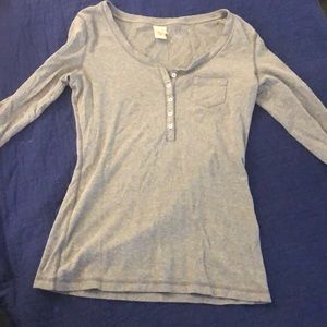 Grey top with 3/4 sleeve